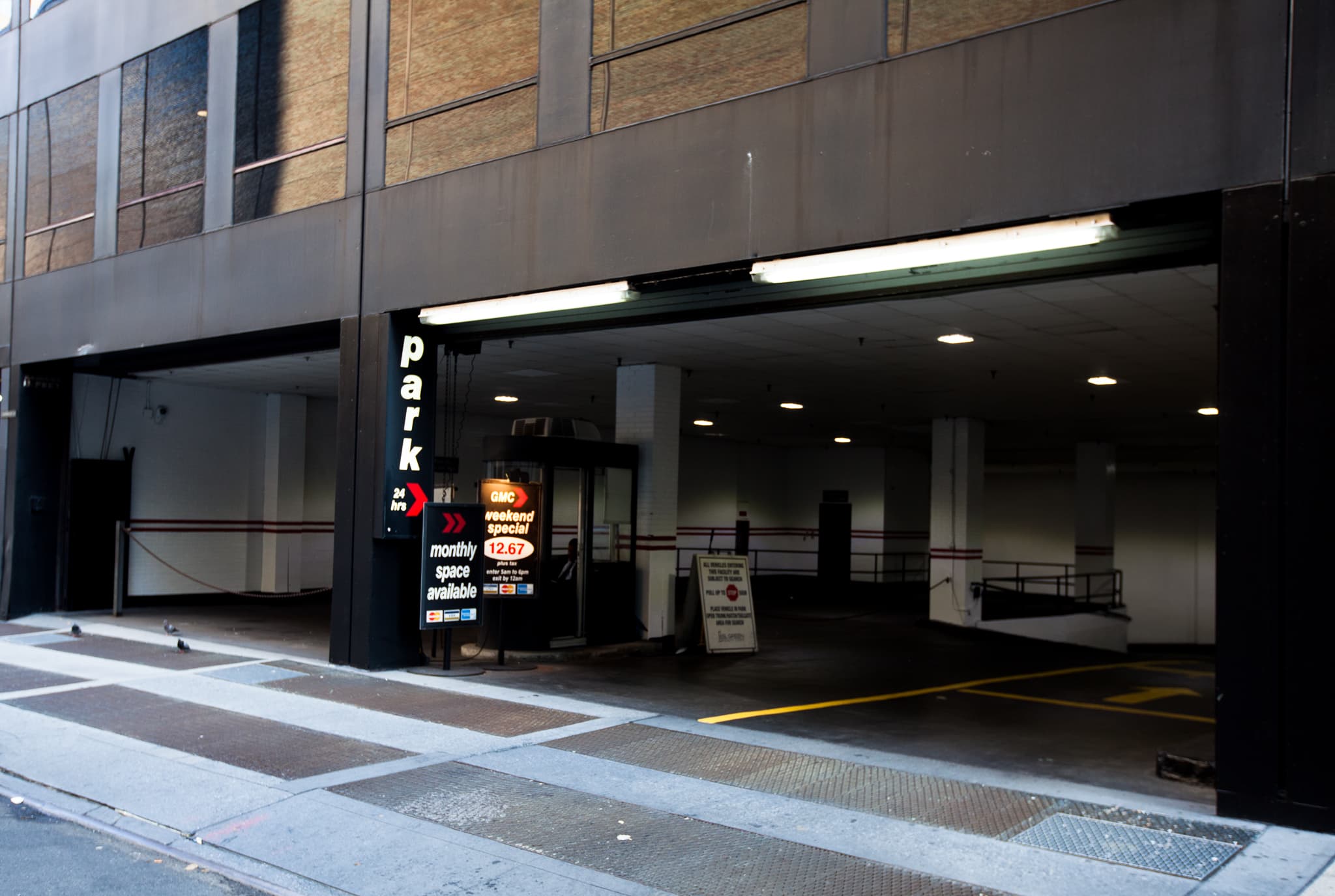 Parking garage at 919 Third Avenue